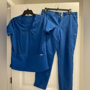 FIGS scrub set size small Casma v neck top and high waisted Yola skinny pants